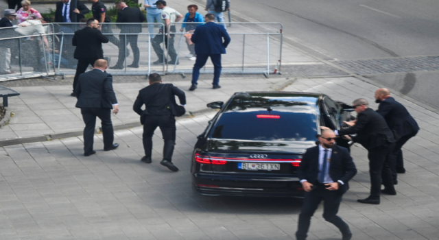Slovakya Başbakanı Robert Fico suikast girişiminde 'ağır' yaralandı
