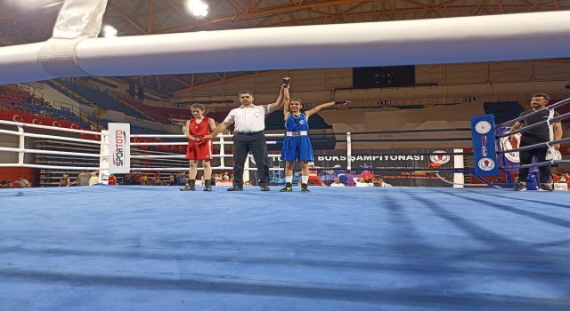 Vanlı minik Türkiye boks şampiyonu oldu