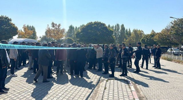 Van Erciş'te hastane önünde silahlı saldırı: 2 ölü, 2 yaralı