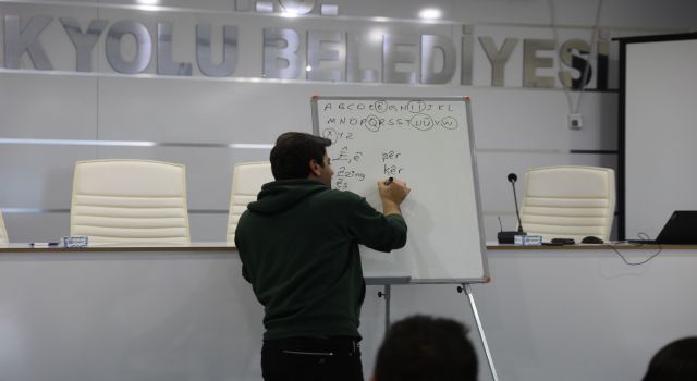 Van'da Belediye, 'Kürtçe Dil Kursu' başlattı