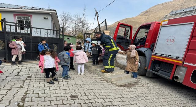 Öğrencilere yangın anında yapmaları gerekenler anlatıldı