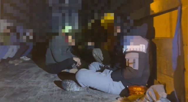 Van'dan batı illerine gitmek isteyen 69 mülteci Erciş yolunda yakalandı