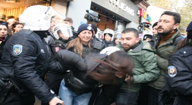 8 Mart Kadın Platformu: Kadınlar işkenceyle gözaltına alındı