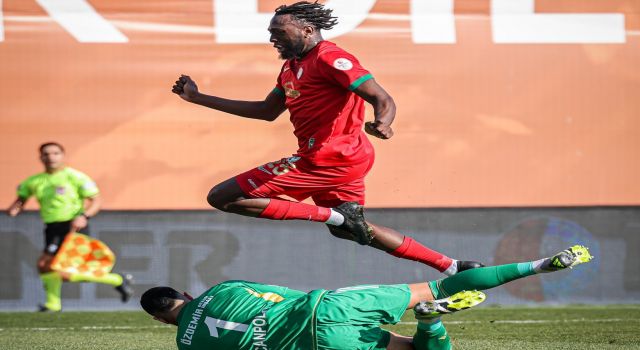 Amedspor aradığı golü uzatmaların son saniyelerinde buldu