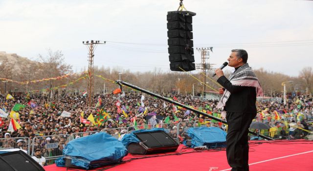 FOTO: Van'da coşkulu Newroz kutlaması