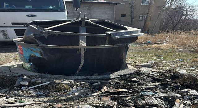 Van'da belediye yanan gömme çöp konteynırları için uyardı: Bir haftada 3 tanesi yandı; zarar 450 bin TL