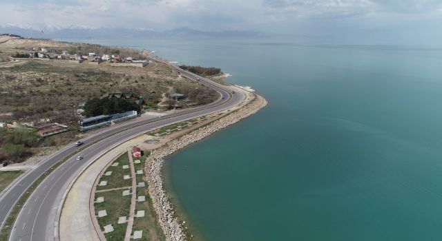 Edremit sahilindeki mesire alanı yenileniyor
