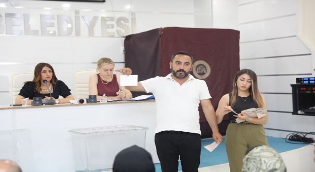 Canan Uzunay, İpekyolu belediye başkanı seçildi
