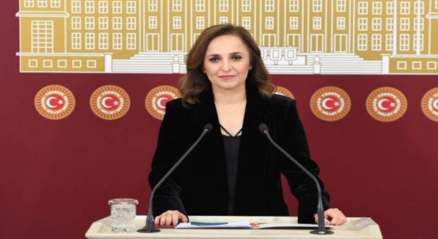 DEM Parti'den komisyonda Kürtçeye engel açıklaması: Meselenin kendisi dün tezahür etti