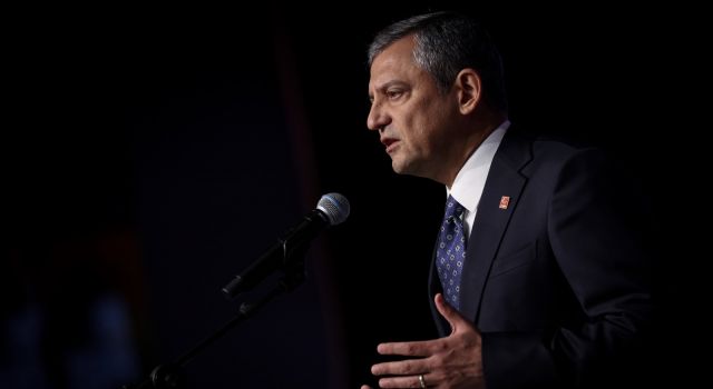 CHP'de Özgür Özel yeniden seçildi