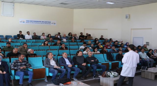 Van'da belediye personeline Alzheimer farkındalık eğitimi