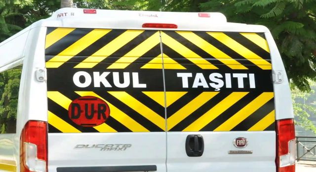 Uyuşturucu taşımada yeni yöntem mi? Van'da uyuşturucu bulunan aracın üzerinde "OKUL TAŞITI" ibaresi yer aldı