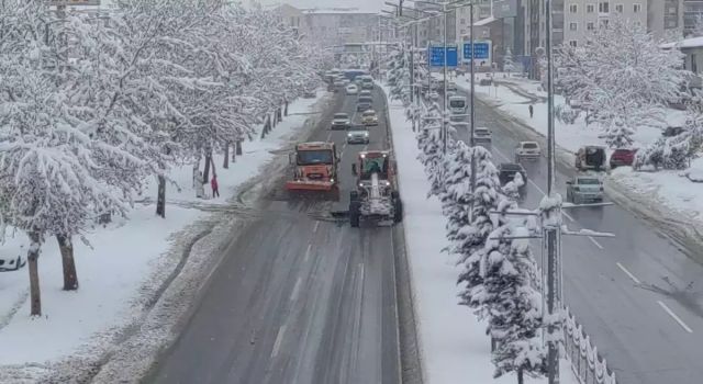 Van'da yarın da okullar tatil