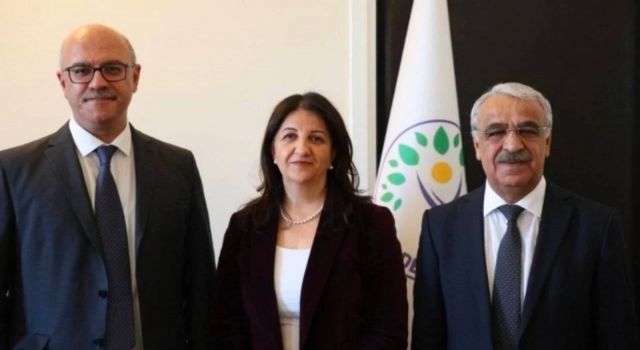 İmralı heyeti, Öcalan'la görüşmek için adaya gitti