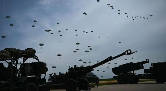 ABD'nin paraşütçü birlikleri Ortadoğu'ya doğru yola çıktı