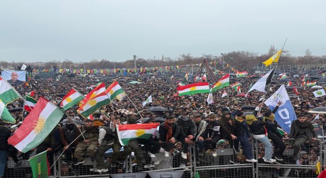 Van Kalesi'nde Newroz kutlaması