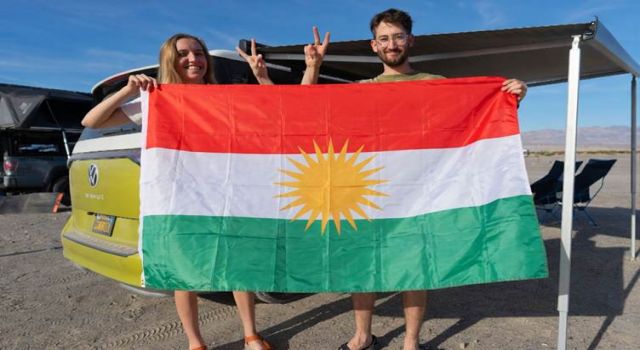 Amerikalı genç kız aşkı için Kürtçe öğrendi, evlenip minibüsle dünya turuna çıktılar