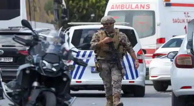 İstanbul'daki İsrail Başkonsolosluğu önünde silahlı çatışma