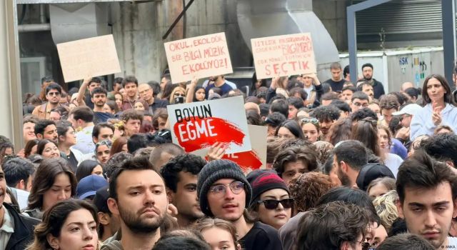 Kapatılan Bilgi Üniversitesi üç gün sonra yeniden açıldı