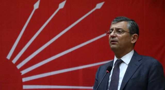 Özgür Özel açıkladı: Genel merkez önünde silahlı ve bıçaklı kimseler var