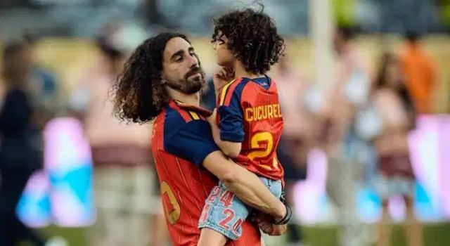 Marc Cucurella'nın uzun saçlarının sırrını gözyaşları ile anlattılar!