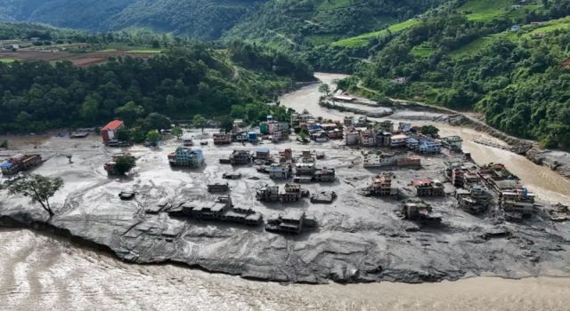 Nepal-Tibet sınırında sel felaketi: Ölü sayısı 470'i aştı