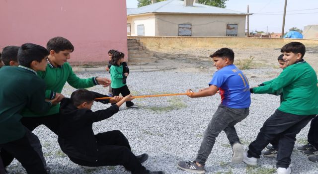 Köyümüzde Şenlik Var’ın Yeni Durağı Tuşba Oldu