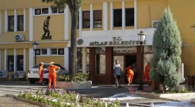 Milas Belediye başkanı ve oğlu tutuklandı