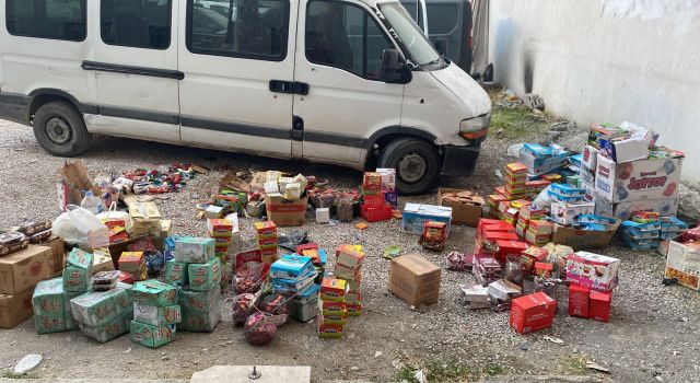 Minibüsten tarihi geçmiş gıda ürünleri çıktı
