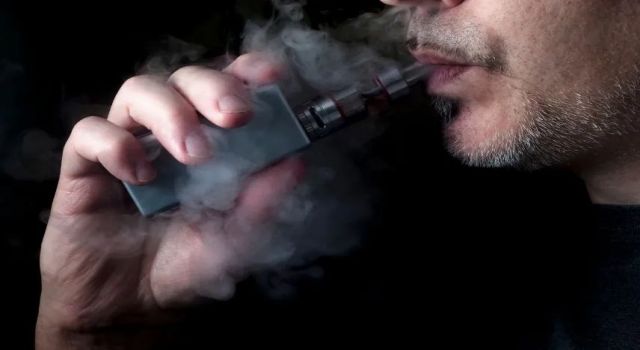 Puff kullanımı gençler arasında yayılıyor: Ailelerden gizleniyor