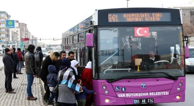 Van’da öğrencilere ücretsiz çorba ve ulaşım desteği çağrısı
