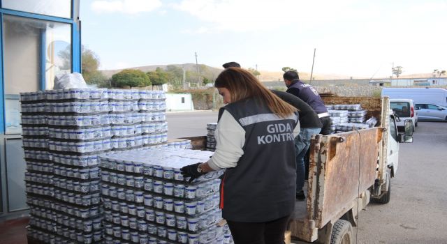 Van’da tarihi geçmiş 860 koli ayrana el konuldu