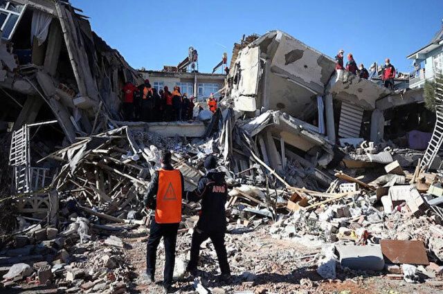 2011: VAN DEPREMİNİN 11.YIL DÖNÜMÜ