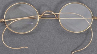 Mahatma Gandi'nin gözlükleri 260 bin sterline satıldı