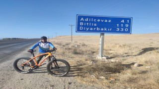 Van Gölü etrafında bisikletle rekor denediler