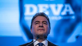 Ali Babacan'dan 5 farklı dilde yeni yıl mesajı