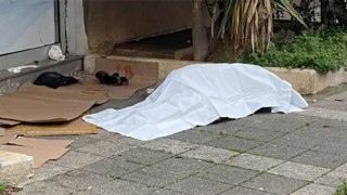 Kadıköy'de bir kişi donarak yaşamını yitirdi
