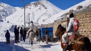 Van'da çığ altında kalan 5 kişiden haber alınamıyor