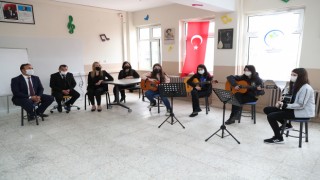 Denizli’de öğrencilere enstrüman desteği