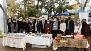 İzmir Karabağlar’da sokak hayvanları yararına kermes