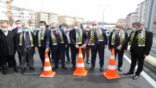 Kocaeli’de Karamürsel Köprülü Kavşağı trafiğe açıldı