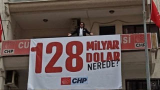 “128 Milyar Dolar Nerede?” pankartına verilen ceza kaldırıldı
