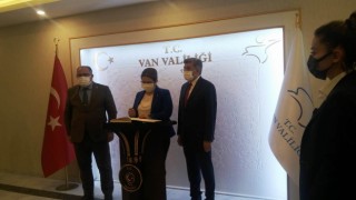 Bakan Derya Yanık, Van'da