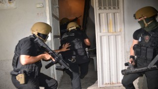 Adana'da '15 Ağustos' operasyonu; çok sayıda gözaltı