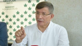Davutoğlu, okullarda başlatılan Kürtçe eğitimin neden devam etmediğini açıkladı