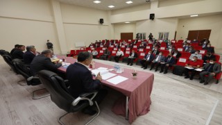 Van'da muhtarlarla toplantılar sürüyor