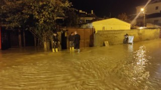 Van'da yağmur sele dönüştü