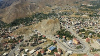 "Türkiye'de 81 şehir var ve kesinlikle kaçınmanız gereken tek şehir Hakkâri” ifadelerine suç duyurusu