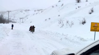 Van'da kar 1018 yerleşim yolunu kapattı