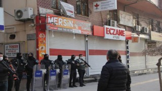 Diyarbakır'da İHD binasına polis baskını